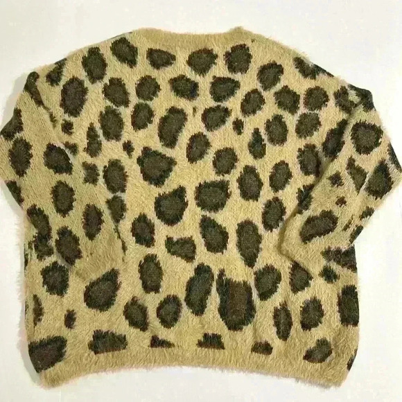 Altar’d State Fuzzy Cheetah Print Sweater - Picture 5 of 8